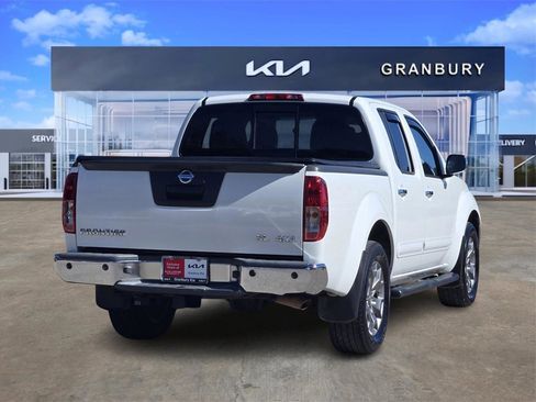 Used 2019 Nissan Frontier SL image 4