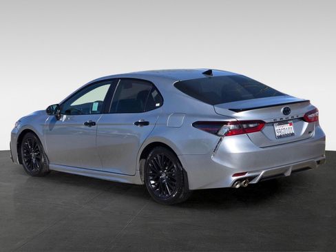 Used 2022 Toyota Camry SE w/ Convenience Package image 6