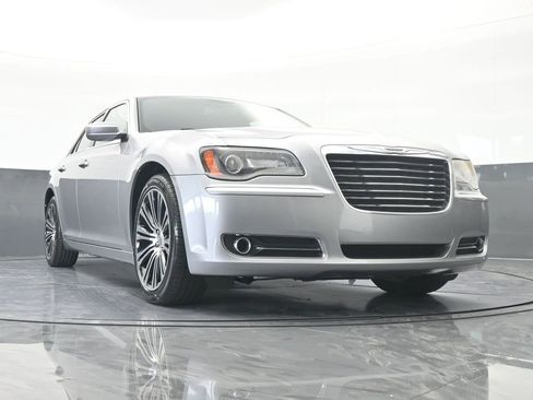 Used 2014 Chrysler 300 S image 60