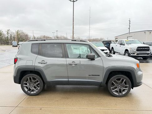 Used 2021 Jeep Renegade Latitude AWD/4WD image 8