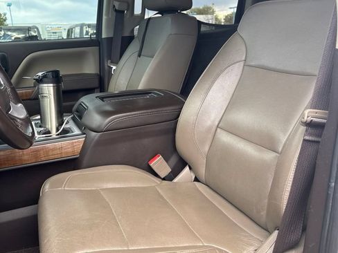 Used 2019 GMC Sierra 2500 SLT w/ Duramax Plus Package AWD/4WD image 4