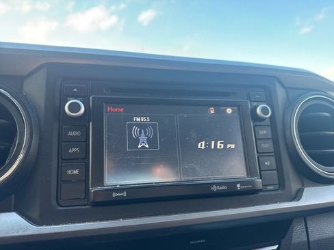 Used 2019 Toyota Tacoma SR image 27