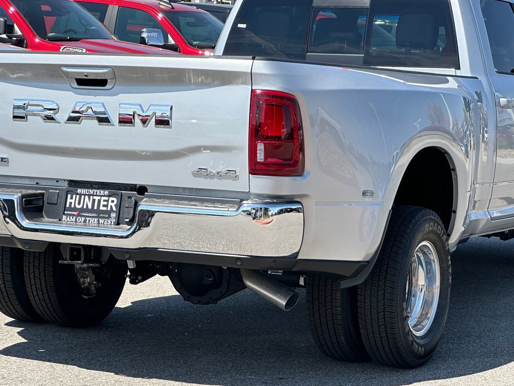 New 2026 RAM 3500 Laramie AWD/4WD image 8