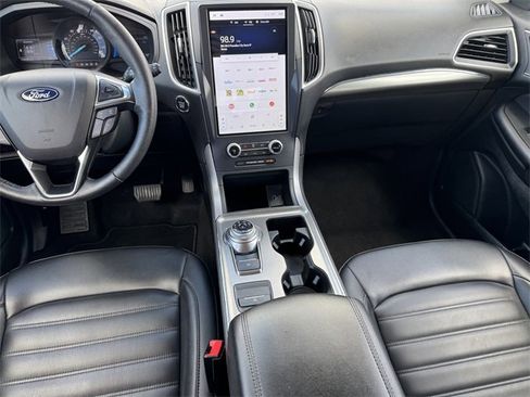 Used 2022 Ford Edge SEL image 21