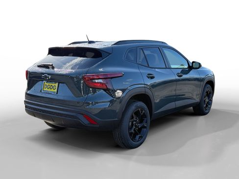 New 2026 Chevrolet Trax LT w/ Driver Confidence Package FWD image 5