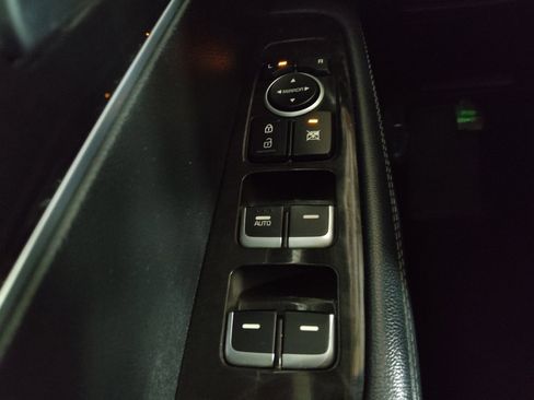 Used 2017 Kia Sorento LX w/ LX Convenience Package image 27