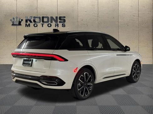 New 2026 Lincoln Nautilus Reserve image 4