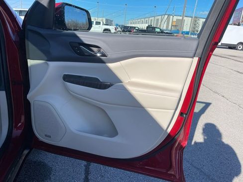 Used 2023 GMC Acadia Denali w/ Denali Ultimate Package image 25