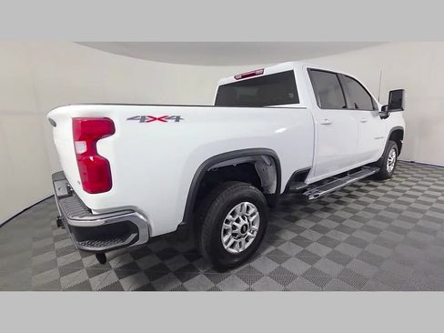Used 2025 Chevrolet Silverado 2500 LT w/ Convenience Package AWD/4WD image 37