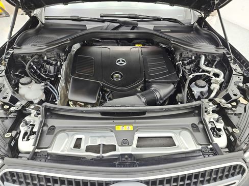 Used 2024 Mercedes-Benz GLC 300 image 16