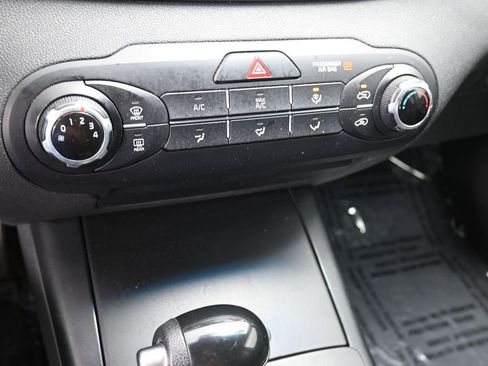 Used 2017 Kia Sorento AWD image 29