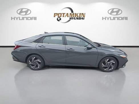 Certified 2026 Hyundai Elantra Limited FWD image 4