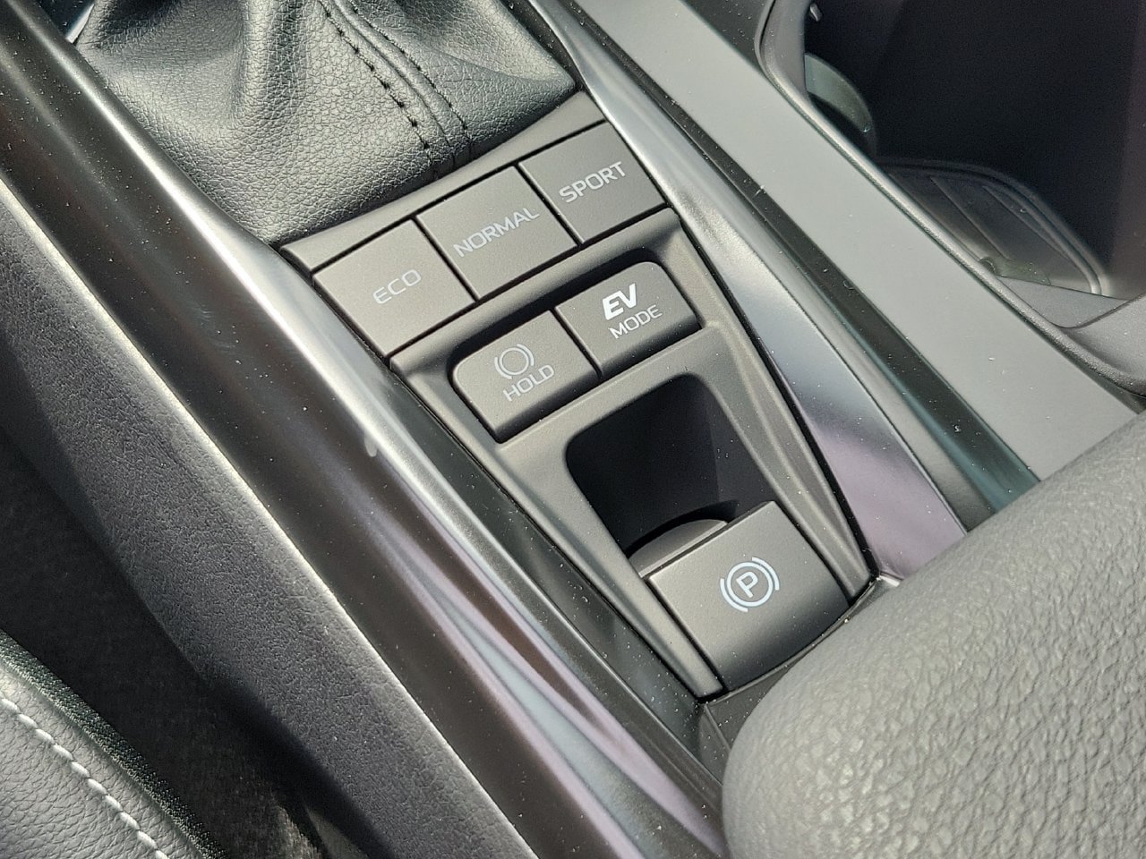 Used 2026 Toyota Camry SE FWD image 29