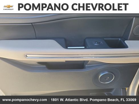 Used 2023 Ford Expedition Max Limited image 11