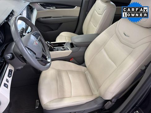 Used 2022 Cadillac XT6 Premium Luxury w/ Technology Package FWD image 5