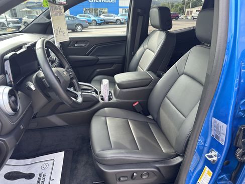 Used 2023 Chevrolet Colorado LT w/ LT Convenience Package III image 10