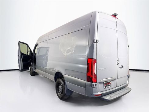 Used 2024 Mercedes-Benz Sprinter 2500 image 22