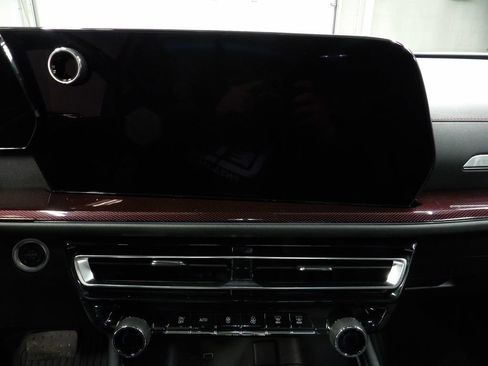 Used 2025 Chevrolet Traverse RS w/ LPO, Floor Liner Package AWD/4WD image 55