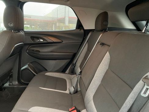 Used 2024 Chevrolet TrailBlazer LT w/ Convenience Package AWD/4WD image 11
