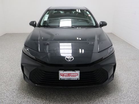 Used 2025 Toyota Camry LE FWD image 3