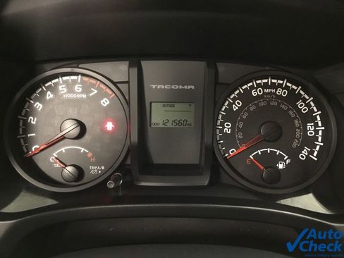 Used 2017 Toyota Tacoma SR image 49
