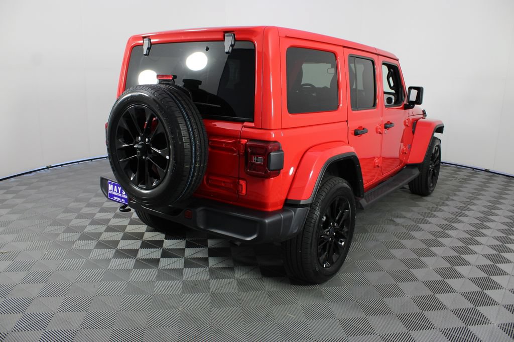 Used 2025 Jeep Wrangler Unlimited Sahara AWD/4WD image 23