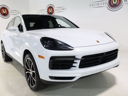 Used 2023 Porsche Cayenne Coupe w/ Towing Package w/o Tow Ball AWD/4WD image 26