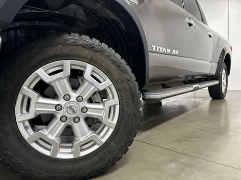 Used 2016 Nissan Titan SL AWD/4WD image 28