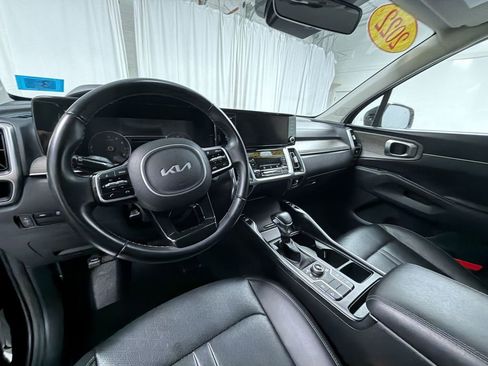 Used 2022 Kia Sorento S image 13