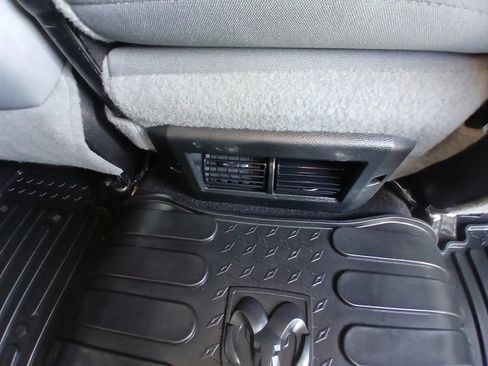 Used 2019 RAM 1500 Classic SLT w/ Luxury Group AWD/4WD image 24