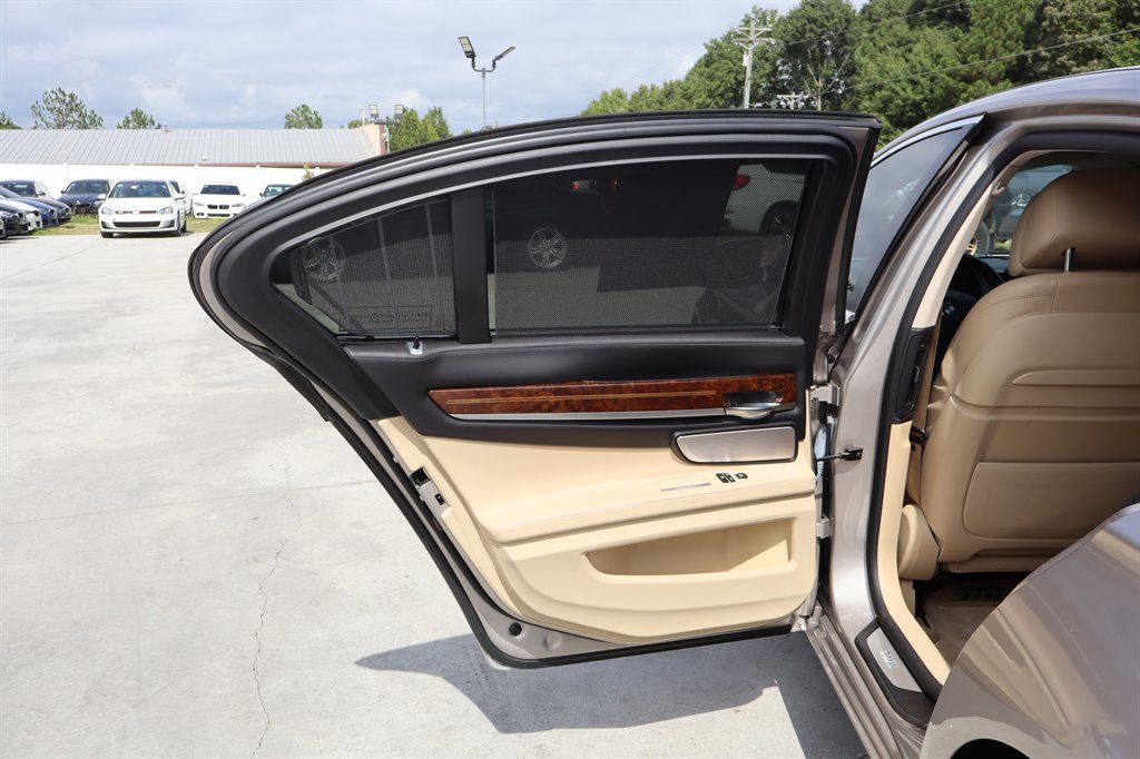 Used 2013 BMW 750i RWD image 47