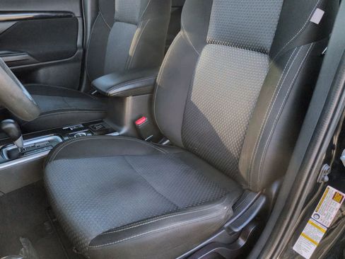 Used 2019 Mitsubishi Outlander ES image 17