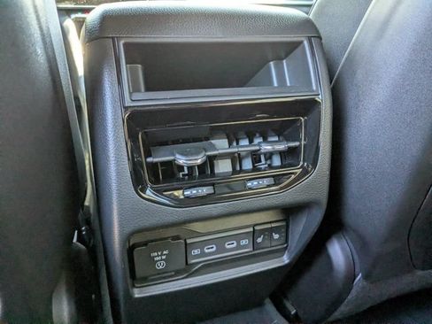 New 2026 Jeep Grand Cherokee Limited AWD/4WD image 15