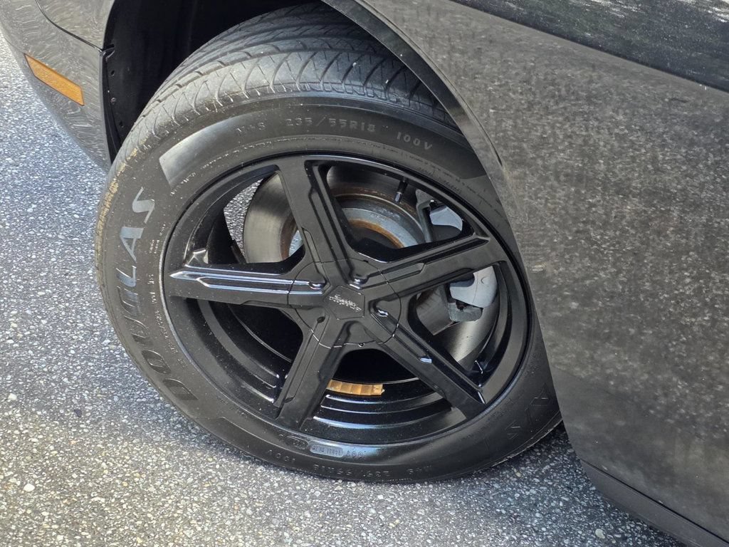 Used 2009 Dodge Challenger R/T RWD image 25