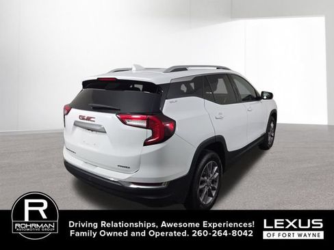 Used 2024 GMC Terrain SLT AWD/4WD image 6