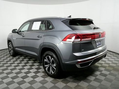 Certified 2025 Volkswagen Atlas Cross Sport SE image 4