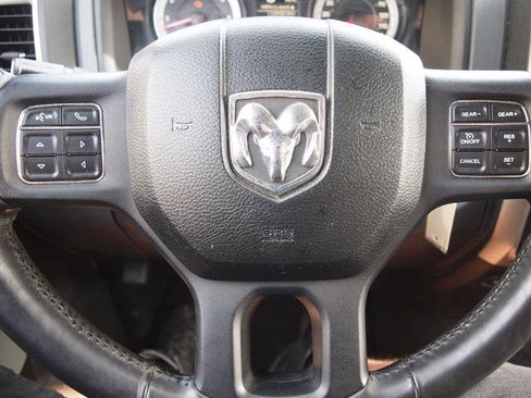 Used 2014 RAM 1500 SLT AWD/4WD image 9