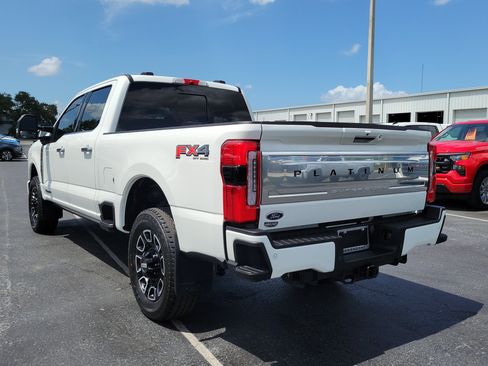 Certified 2024 Ford F250 Platinum w/ FX4 Off-Road Package AWD/4WD image 7