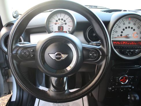Used 2011 MINI Cooper Hardtop image 14