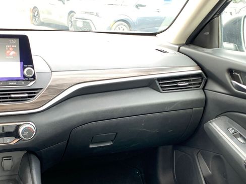 Used 2025 Nissan Altima 2.5 SV image 36