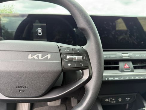 Used 2025 Kia K4 FWD image 17