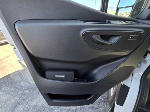 Used 2024 Mercedes-Benz Sprinter 2500 image 28