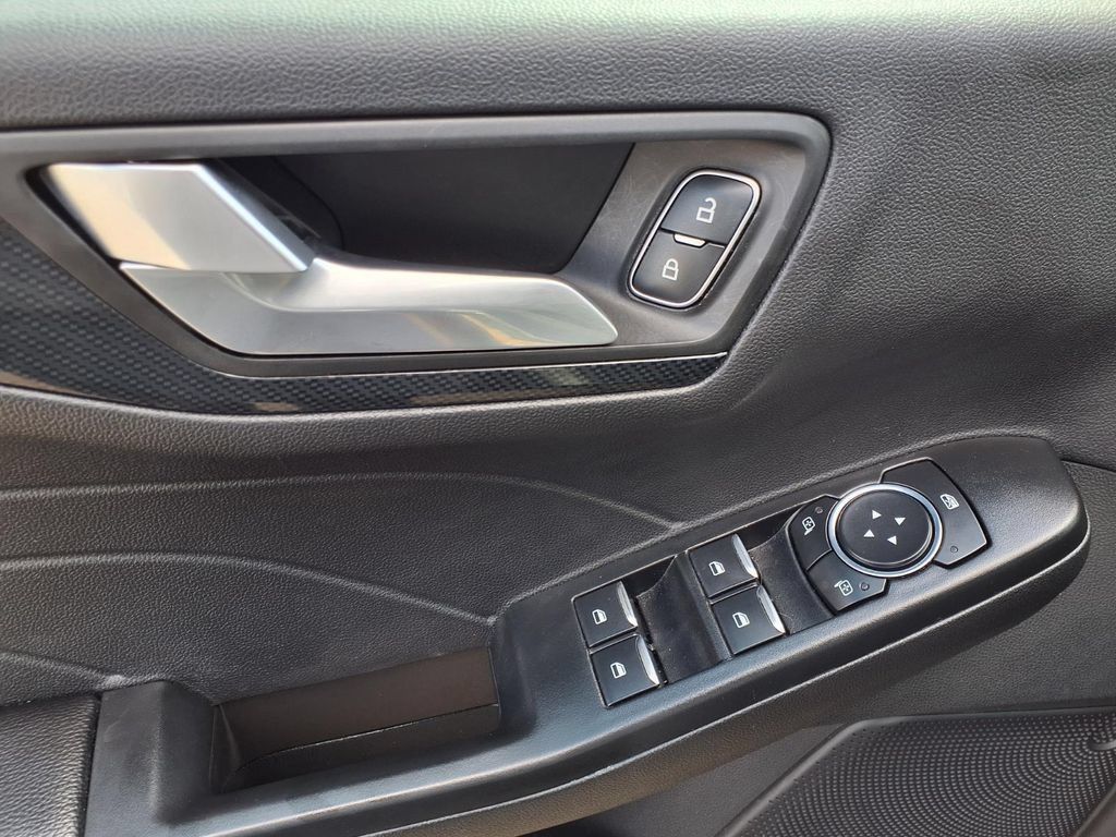 Used 2025 Ford Escape ST-Line Select AWD/4WD image 23