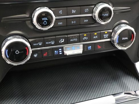 Used 2022 Ford F150 Limited image 23