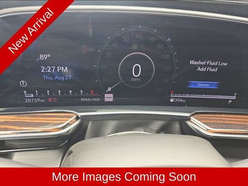Used 2024 Cadillac Escalade ESV Luxury RWD image 12