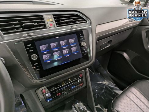 Used 2023 Volkswagen Tiguan SE image 12