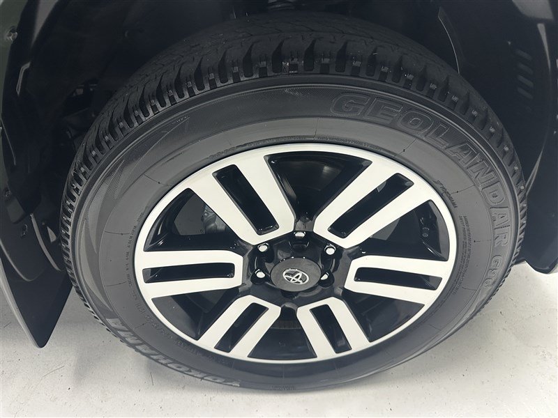 Used 2022 Toyota 4Runner Limited AWD/4WD image 14