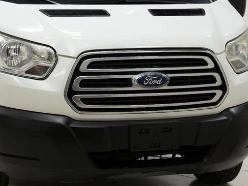Used 2019 Ford Transit 250 130 Low Roof w/ Exterior Upgrade Package RWD image 9