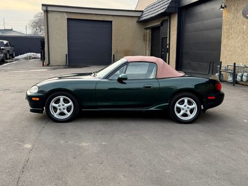 Used 1999 MAZDA MX-5 Miata RWD image 11