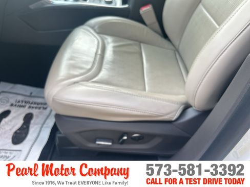 Used 2020 Ford Explorer Platinum w/ Premium Technology Package AWD/4WD image 10